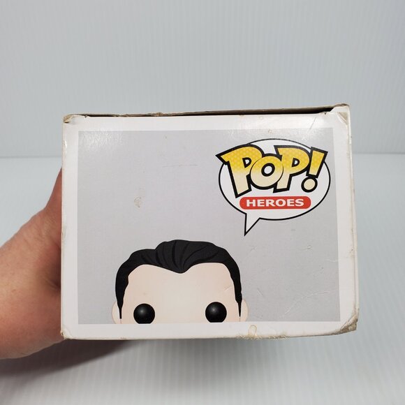 Funko Pop Heroes! Batman v Superman 85 Superman Vaulted NIB, Box Has Damage - Picture 5 of 8